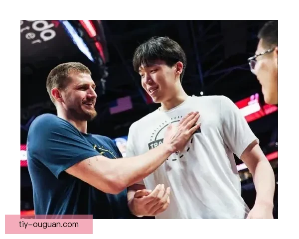 约基奇回应亲吻误会下次拥抱对位